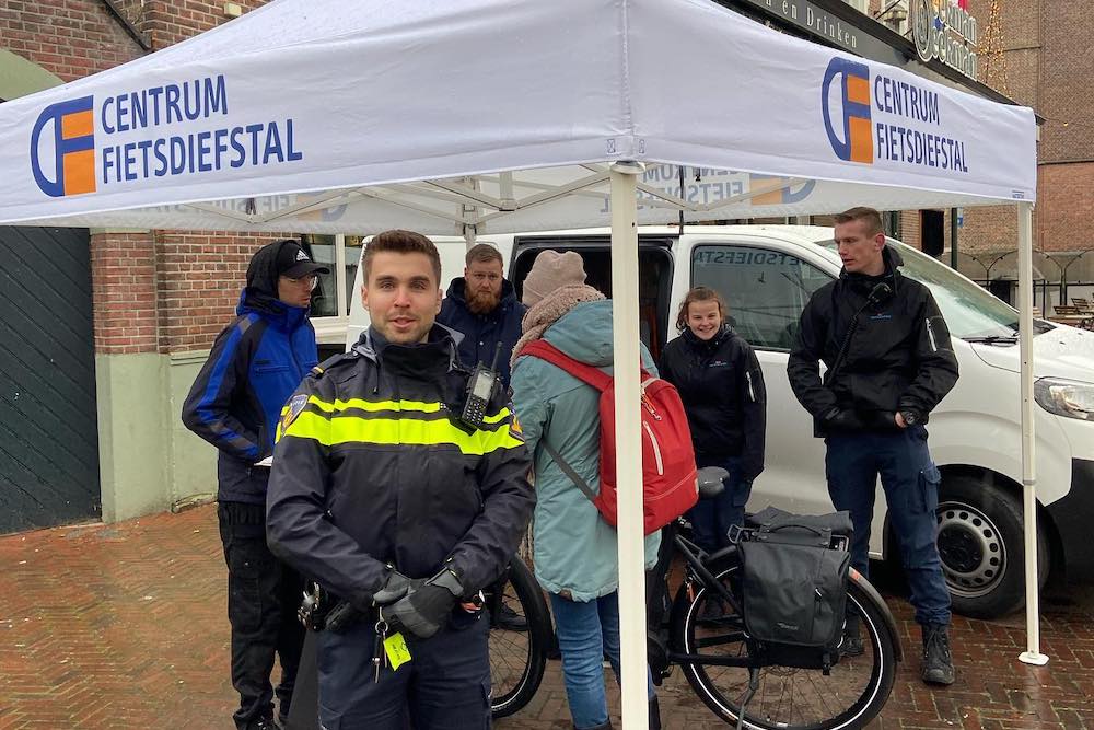 Helder op Bukken Nieuwsgierigheid SAFE ondersteunt politie Deurne in preventieproject - NieuwsFiets.nu